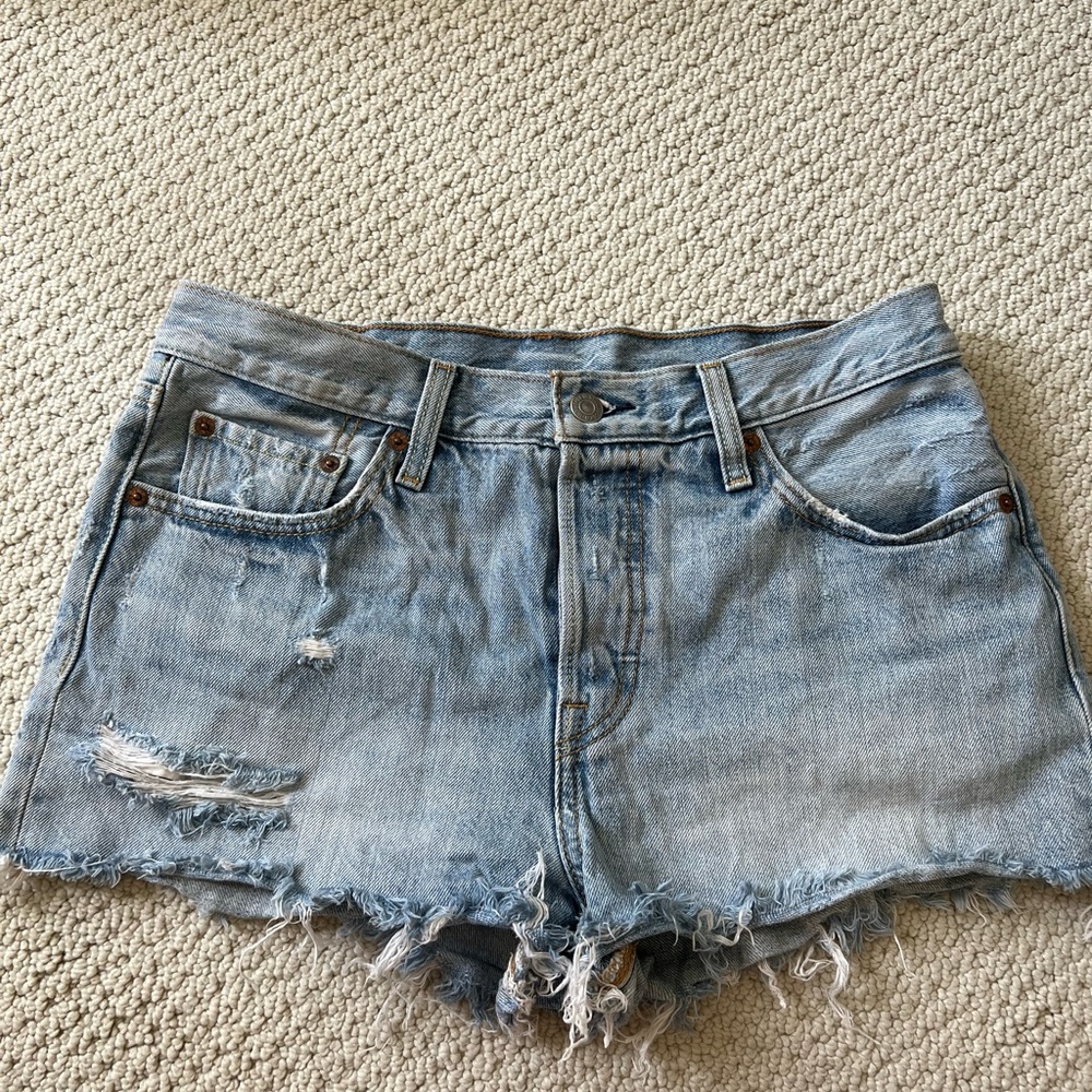 Levi’s 501 Distressed Denim Women Shorts